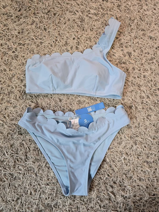 Cupshe Light Blue Scalloped-Edge One-Shoulder Bikini - Picture 1 of 3